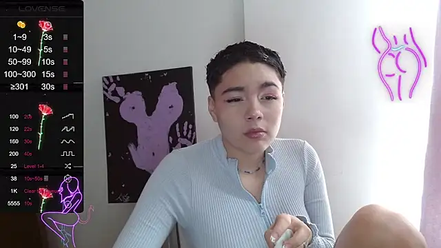 TRIXIE TANG28 online show from 8, 3, 2025