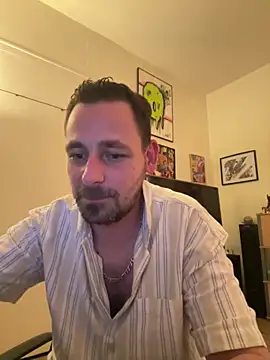 Snapshot of defbond420 chatting on 13, 9, 2025 defbond420 online show from 13, 9, 2025