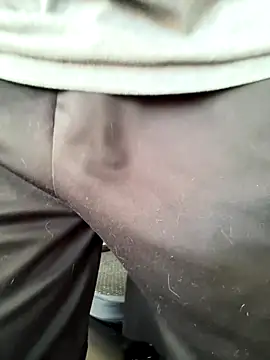Snapshot of saltytuggah chatting on 6, 10, 2025 saltytuggah online show from 6, 10, 2025
