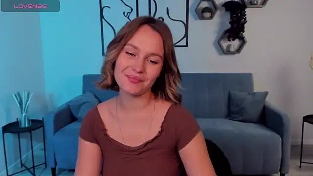 Snapshot of BritnieCute chatting on 14, 10, 2025 BritnieCute online show from 14, 10, 2025