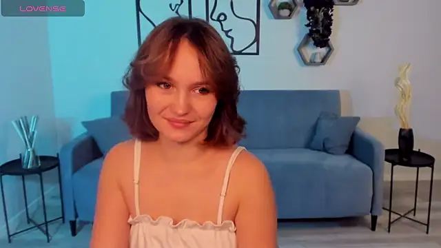 Snapshot of BritnieCute chatting on 23, 11, 2025 BritnieCute online show from 23, 11, 2025