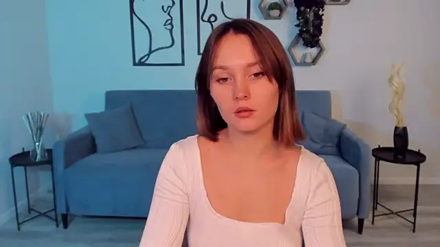 Snapshot of BritnieCute chatting on 28, 11, 2025 BritnieCute online show from 28, 11, 2025