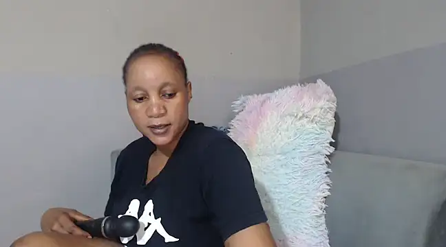 ROUNDDIRTYASSXX online show from 8, 3, 2025