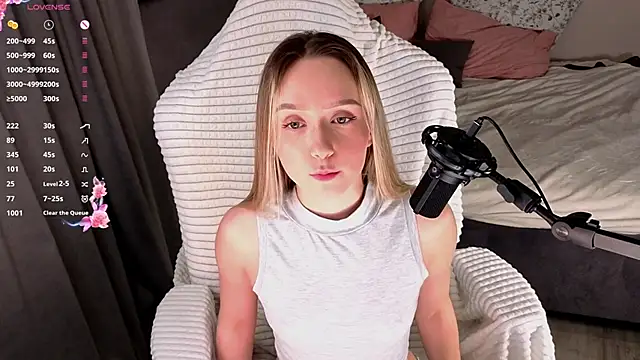 HollisBeckett online show from 20, 2, 2026