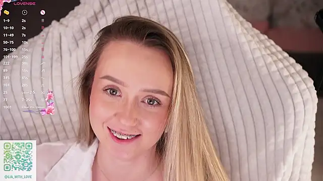 HollisBeckett online show from 3, 2, 2026