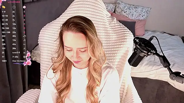 HollisBeckett online show from 28, 2, 2026