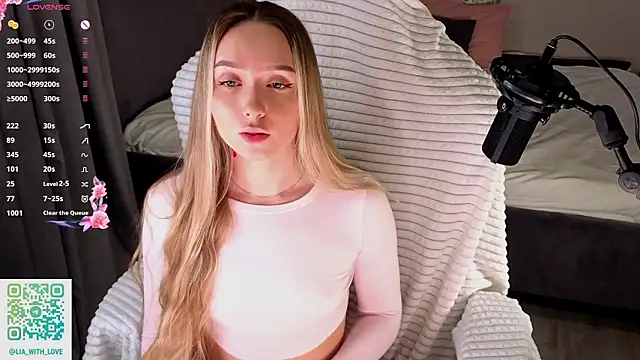 HollisBeckett online show from 14, 2, 2026