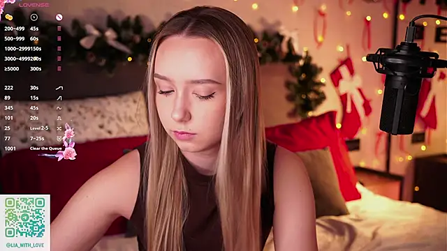 HollisBeckett online show from 15, 12, 2025