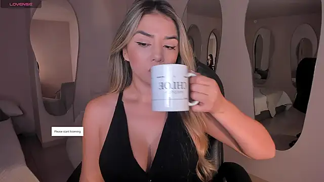 Snapshot of ChloePreston_ chatting on 9, 5, 2026 ChloePreston online show from 9, 5, 2026