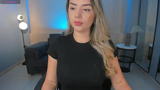 Snapshot of ChloePreston_ chatting on 2, 6, 2026 ChloePreston online show from 2, 6, 2026
