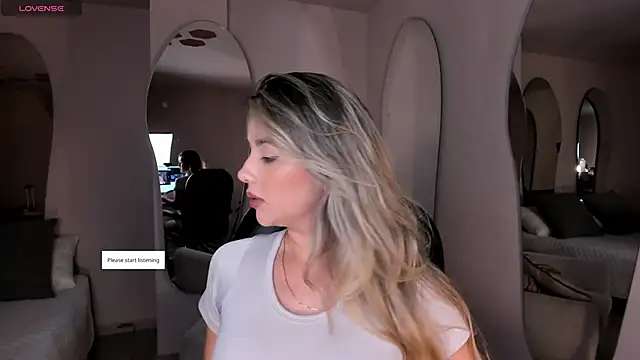 Snapshot of ChloePreston_ chatting on 3, 5, 2026 ChloePreston online show from 3, 5, 2026