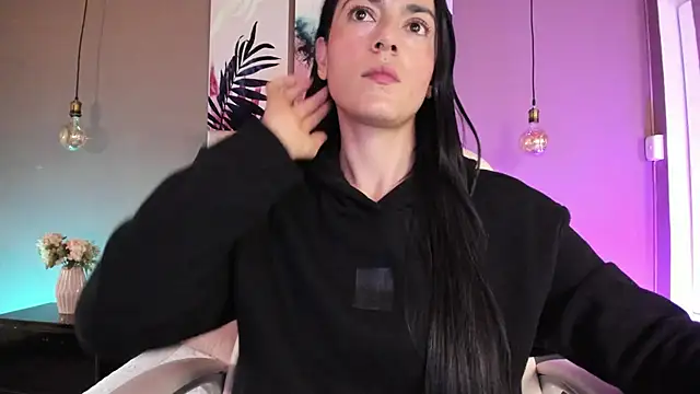 BellaClaiir online show from 6, 11, 2025