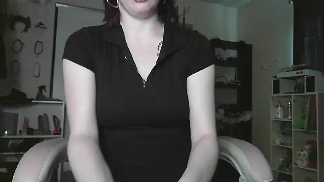Snapshot of GoddessPinxx chatting on 1, 6, 2026 GoddessPinxx online show from 1, 6, 2026