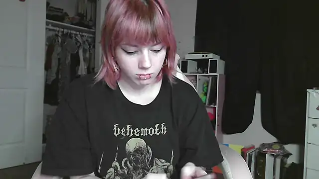 Snapshot of GoddessPinxx chatting on 15, 5, 2026 GoddessPinxx online show from 15, 5, 2026