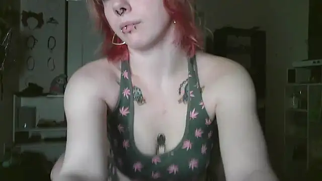 Snapshot of GoddessPinxx chatting on 18, 5, 2026 GoddessPinxx online show from 18, 5, 2026