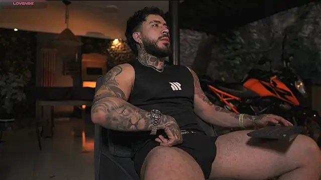 LeoSalvatore  online show from 9, 11, 2025