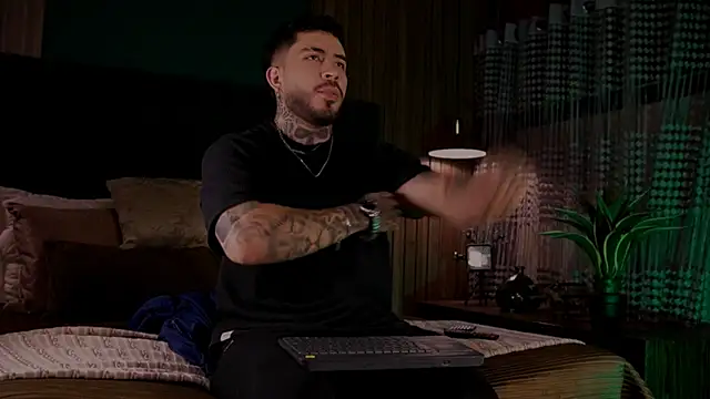 LeoSalvatore  online show from 27, 2, 2025