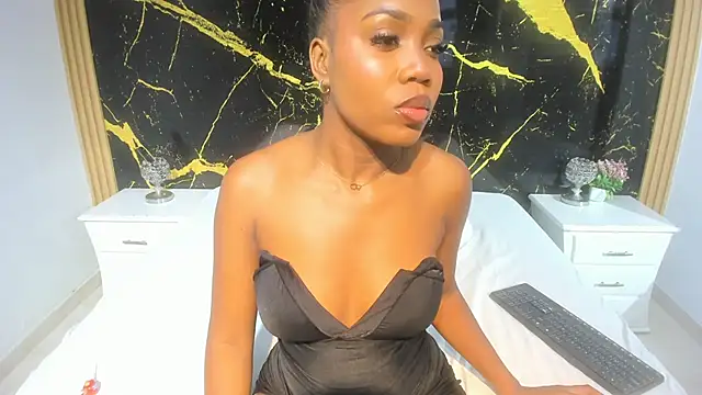 CarlieLyn online show from 12, 2, 2026