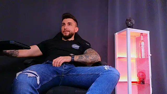 MightyAaron66 online show from 27, 2, 2025