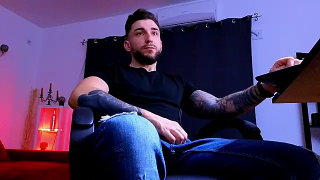 MightyAaron66 online show from 6, 2, 2026