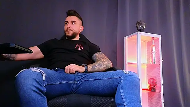 MightyAaron66 online show from 26, 2, 2025