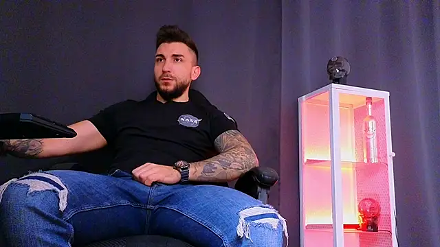 MightyAaron66 online show from 27, 2, 2025