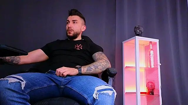MightyAaron66 online show from 26, 2, 2025