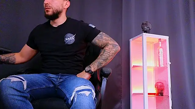 MightyAaron66 online show from 5, 3, 2025