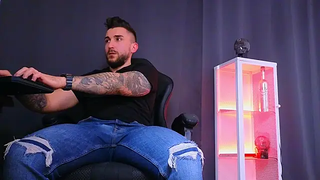 MightyAaron66 online show from 26, 2, 2025