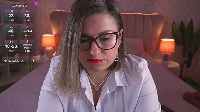 KiraRoxx online show from 4, 2, 2026