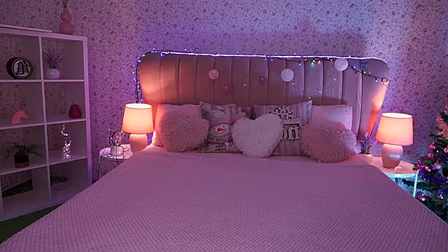 KiraRoxx online show from 21, 12, 2025