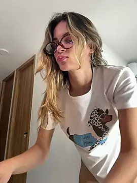 cuteluci  online show from 20, 7, 2026