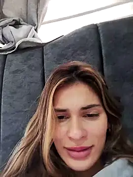 cuteluci  online show from 19, 2, 2025
