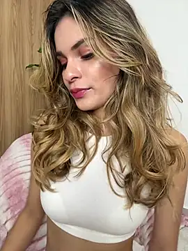 Snapshot of cuteluci_ chatting on 13, 5, 2026 cuteluci online show from 13, 5, 2026