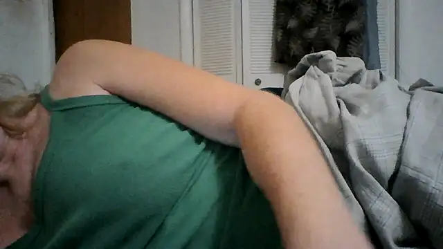 Snapshot of Emilylyn2501 chatting on 21, 12, 2024 Emilylyn2501 online show from 21, 12, 2024