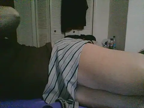 Snapshot of Emilylyn2501 chatting on 8, 10, 2025 Emilylyn2501 online show from 8, 10, 2025