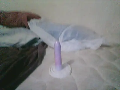 Snapshot of Emilylyn2501 chatting on 9, 10, 2025 Emilylyn2501 online show from 9, 10, 2025