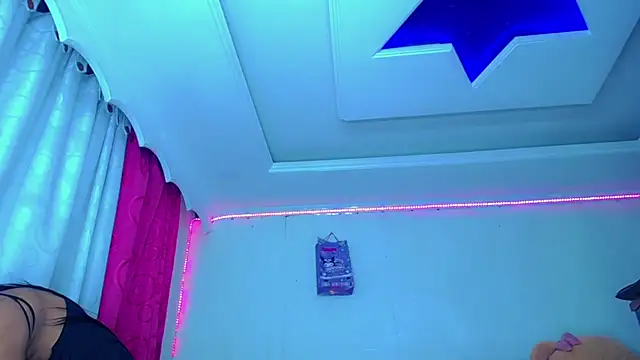 NahomiCamper online show from 31, 3, 2026