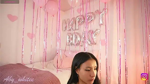 AbyWhitee online show from 17, 10, 2025