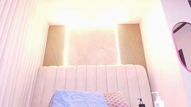 kata hazel online show from 25, 4, 2026