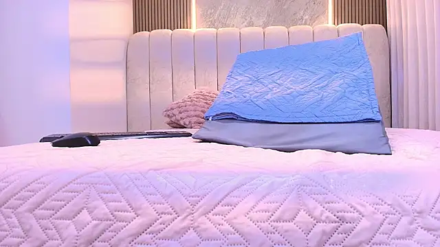 kata hazel online show from 4, 12, 2025