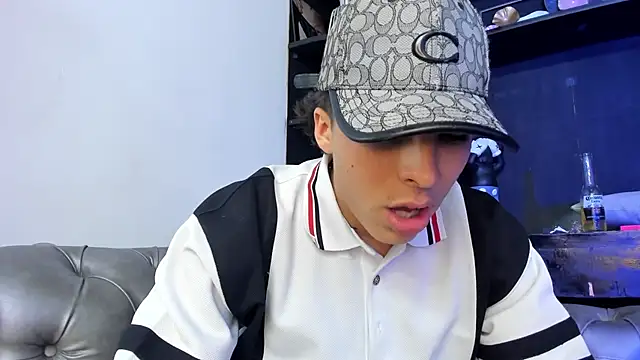 Snapshot of HeellBoy_ chatting on 20, 11, 2025 HeellBoy online show from 20, 11, 2025