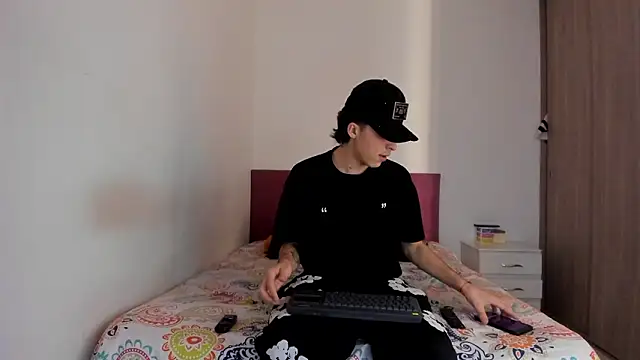 HeellBoy  online show from 28, 2, 2026