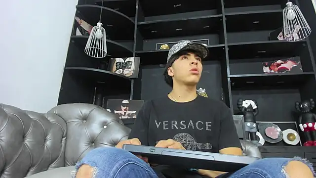 Snapshot of HeellBoy_ chatting on 16, 10, 2025 HeellBoy online show from 16, 10, 2025