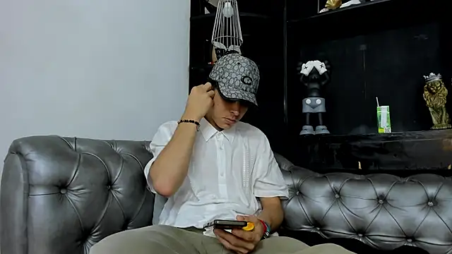 Snapshot of HeellBoy_ chatting on 27, 11, 2025 HeellBoy online show from 27, 11, 2025