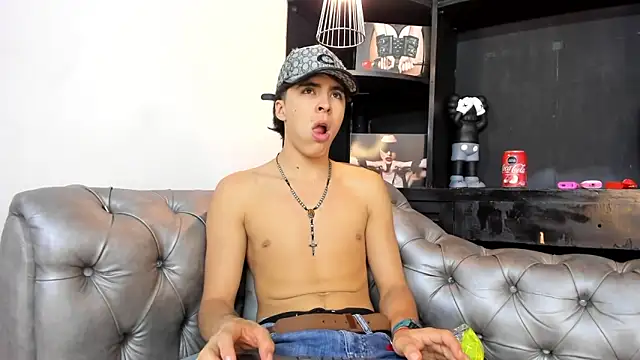 Snapshot of HeellBoy_ chatting on 18, 11, 2025 HeellBoy online show from 18, 11, 2025