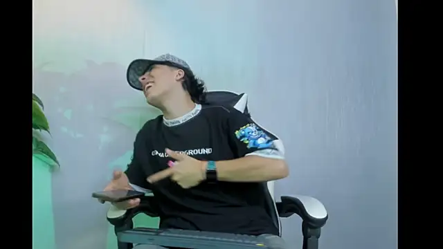 Snapshot of HeellBoy_ chatting on 26, 11, 2025 HeellBoy online show from 26, 11, 2025