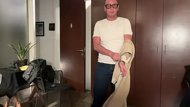 Snapshot of alanan881 chatting on 27, 11, 2025 alanan881 online show from 27, 11, 2025