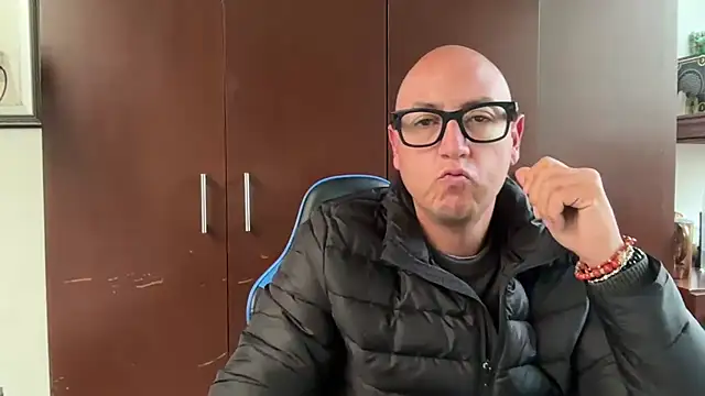 Snapshot of alanan881 chatting on 30, 11, 2025 alanan881 online show from 30, 11, 2025