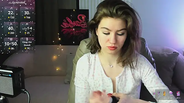 Selena grey  online show from 9, 2, 2025